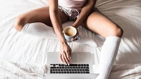 Chat Erotica Gratuita: 10 Show Live per Arraparsi Senza Tirare Fuori un Euro